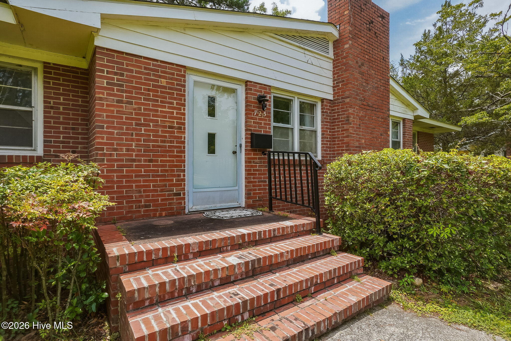 725 Devon Court