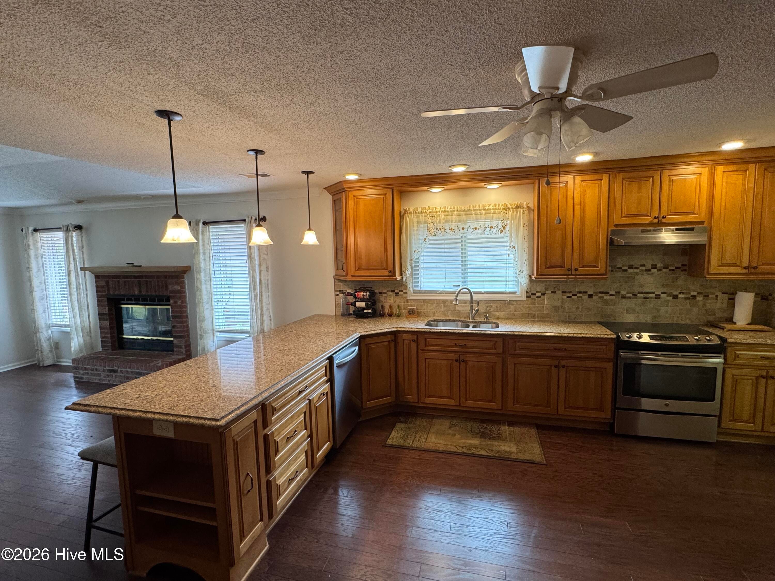 515 Fairway Drive W