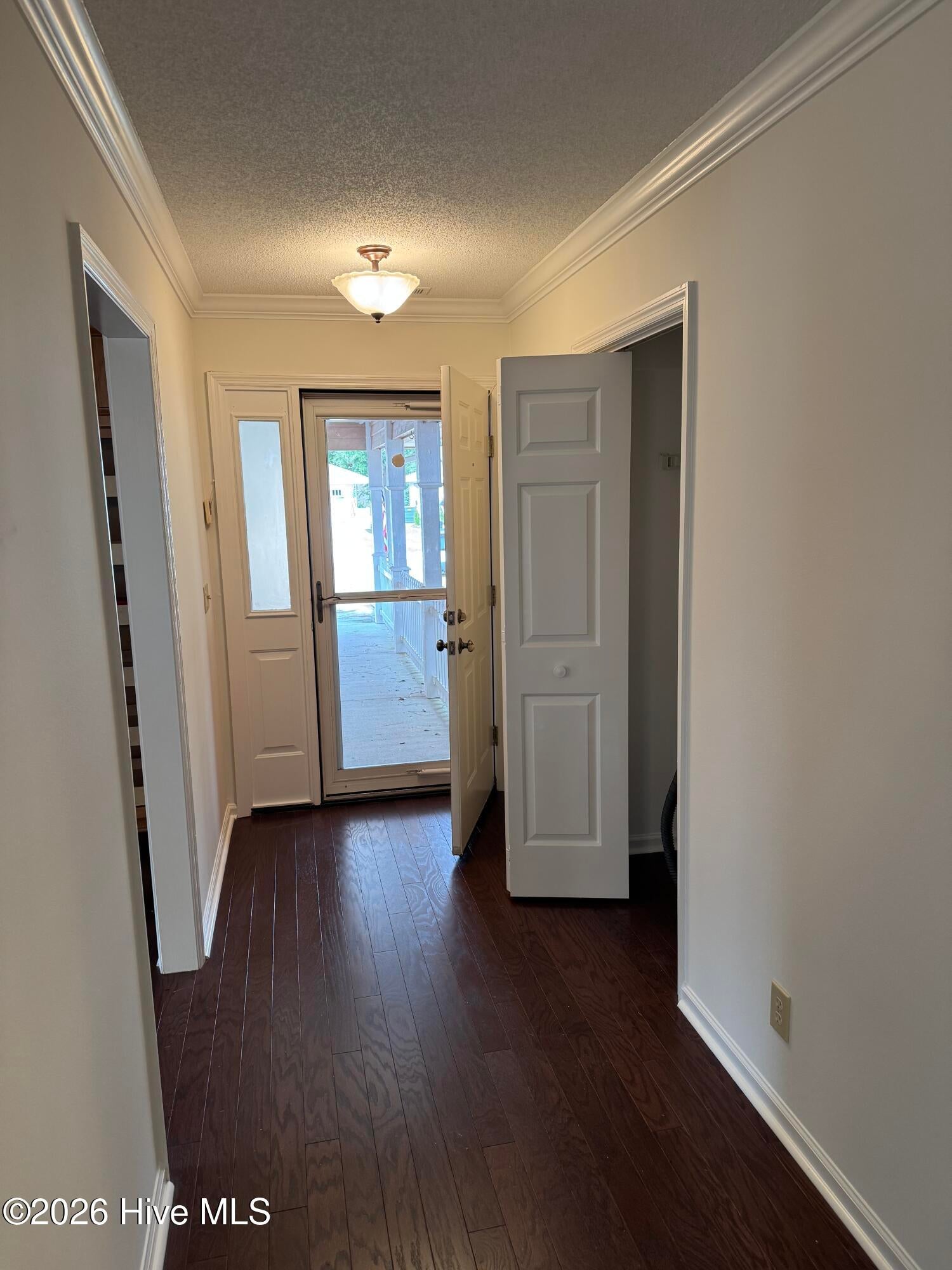 515 Fairway Drive W