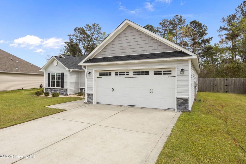 Photo of 1007 Spot Circle, New Bern, NC 28562 (MLS # 100566066)