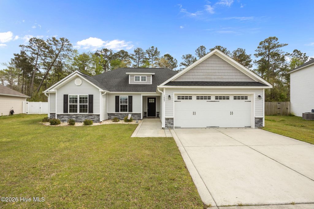Photo of 1007 Spot Circle, New Bern, NC 28562 (MLS # 100566066)