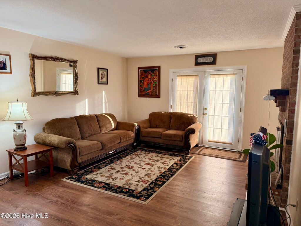 Photo of 512 S Pine Cone Lane, Jacksonville, NC 28546 (MLS # 100571412)