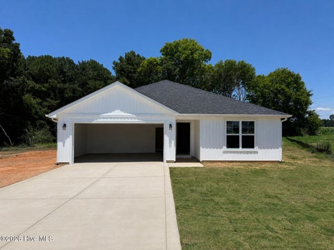Homes For Sale - 11 Baxley Drive<br/> Dunn, NC 28334