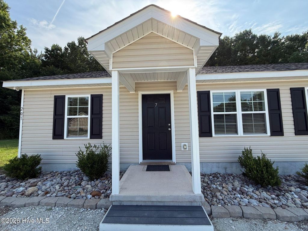 Photo of 201 Fire Tower Road #Unit 7, Richlands, NC 28574 (MLS # 100586853)