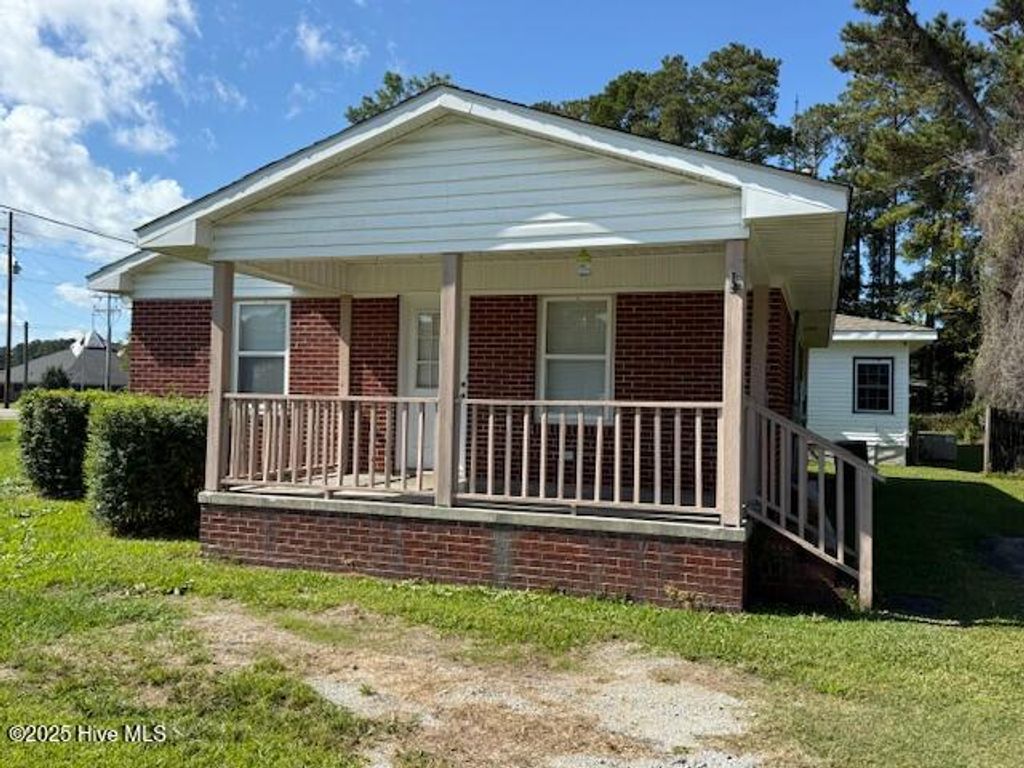 Photo of 1222 Burgaw Highway, Jacksonville, NC 28540 (MLS # 100533313)