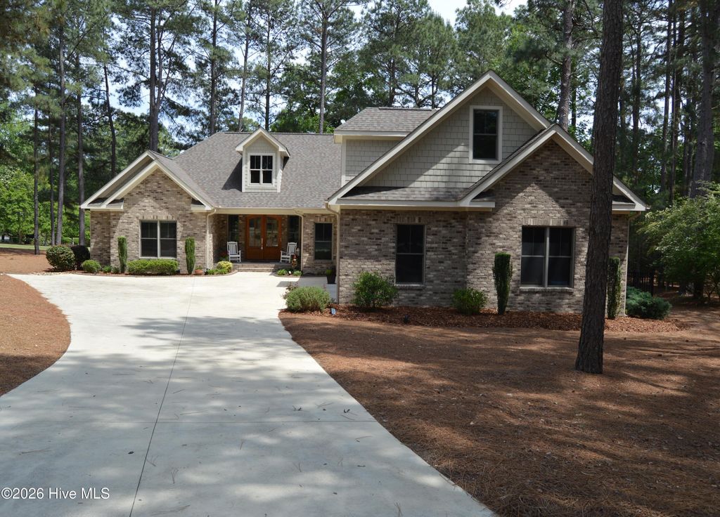 Photo of 105 Lakewood Drive, Pinehurst, NC 28374 (MLS # 100572418)