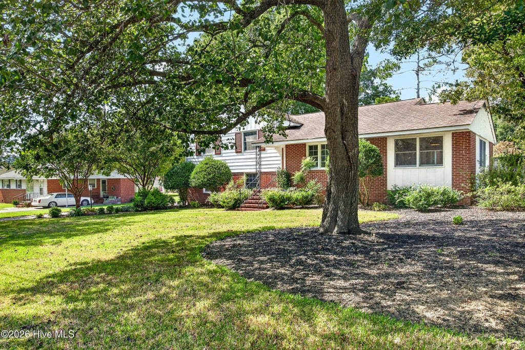 Photo of 1309 Phillips Avenue, New Bern, NC 28562 (MLS # 100608591)