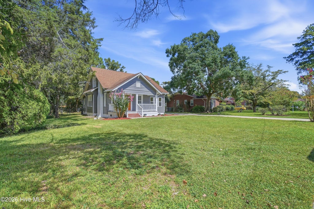 Photo of 1708 Lucerne Way, New Bern, NC 28560 (MLS # 100605528)