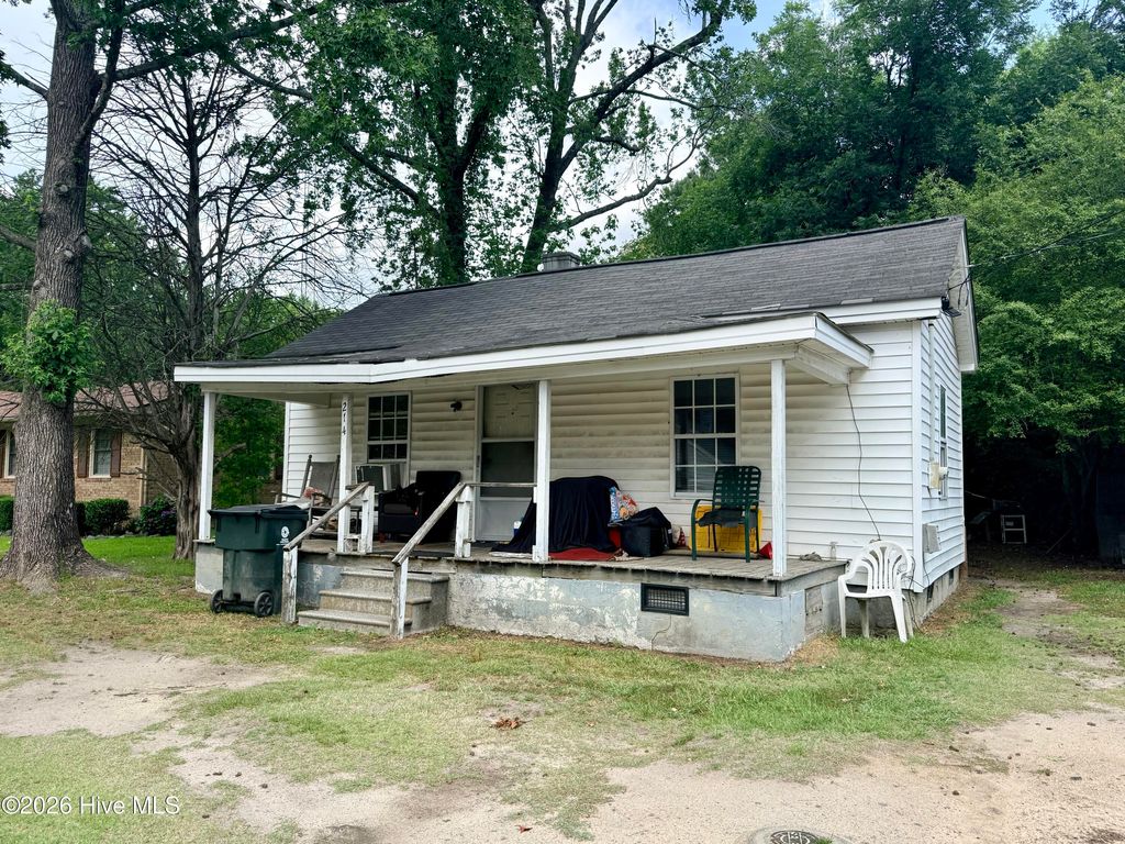 Photo of 214 Louis Jenkins Drive, Bethel, NC 27812 (MLS # 100590106)