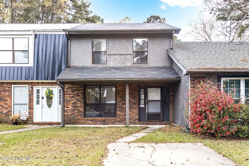 Photo of 211 Bracken Place, Jacksonville, NC 28540 (MLS # 100563342)