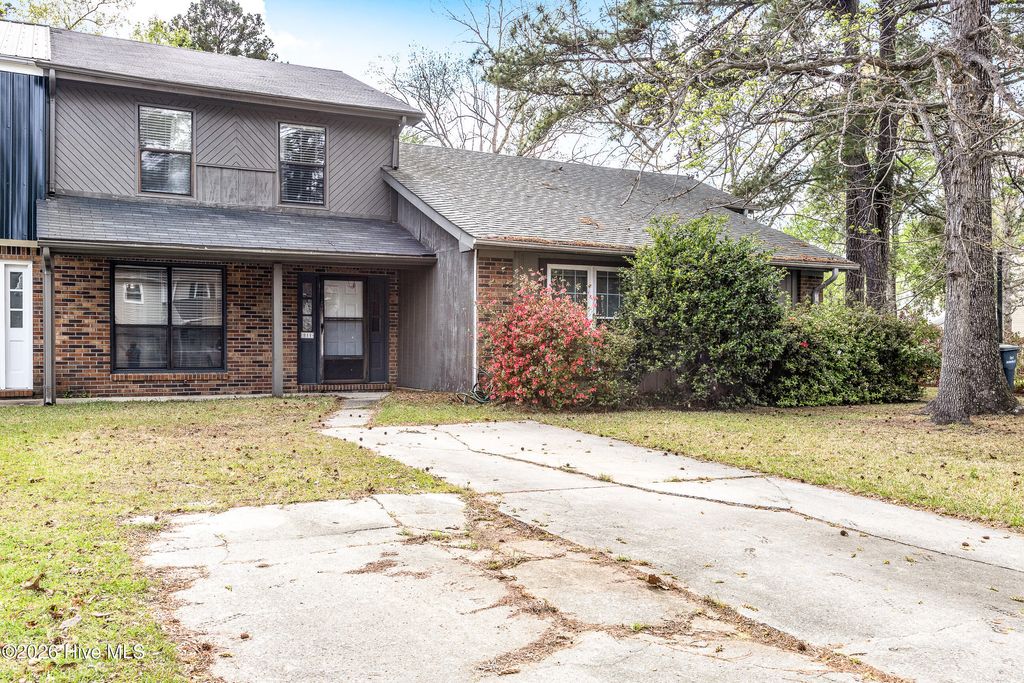 Photo of 211 Bracken Place, Jacksonville, NC 28540 (MLS # 100563342)