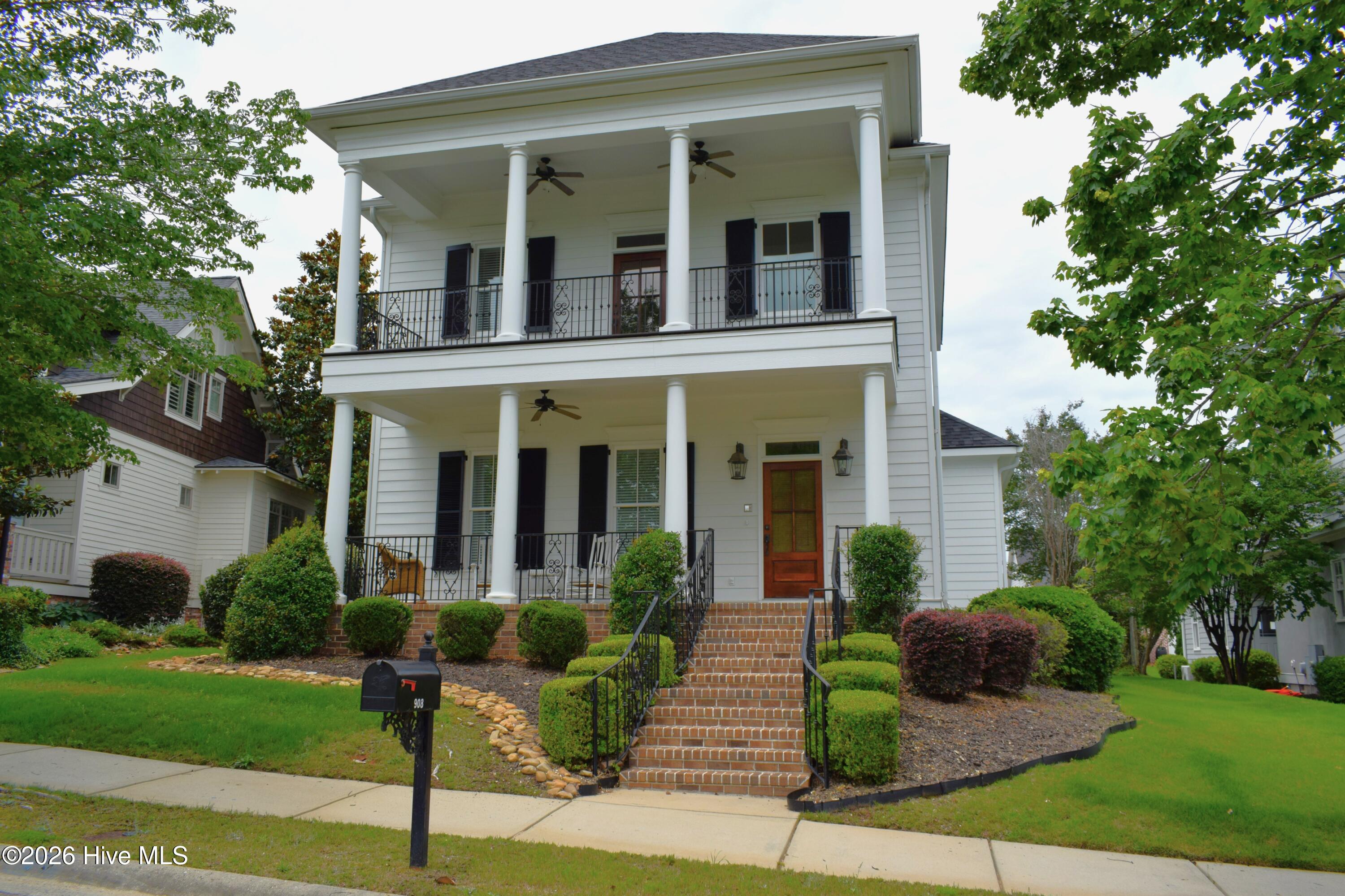 908 Big Oak Circle