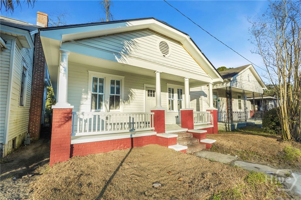 Photo of 906 W Victory Drive, Savannah, GA 31405 (MLS # SA346023)