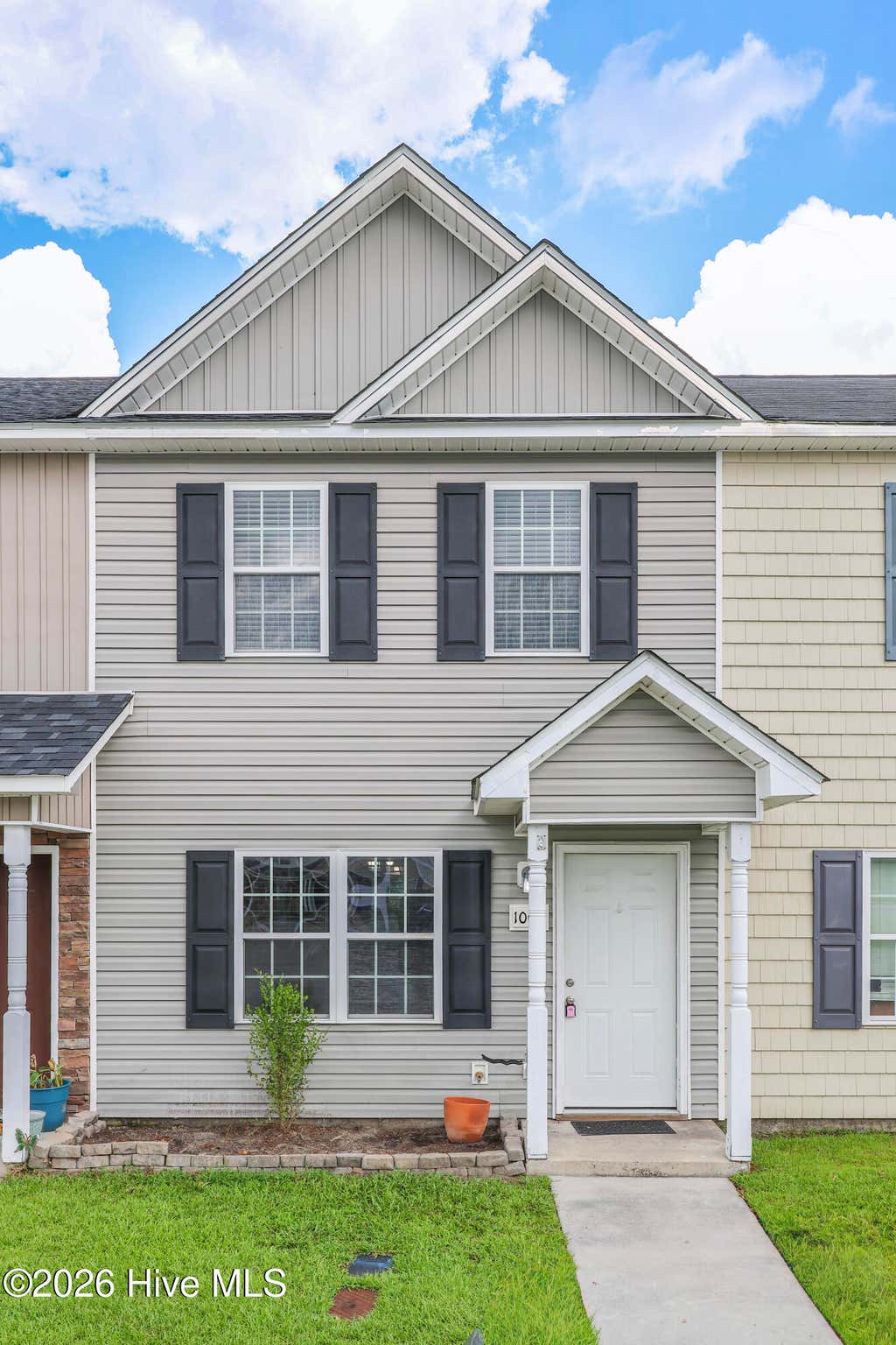 Photo of 1002 Grandeur Avenue, Jacksonville, NC 28546 (MLS # 100599028)