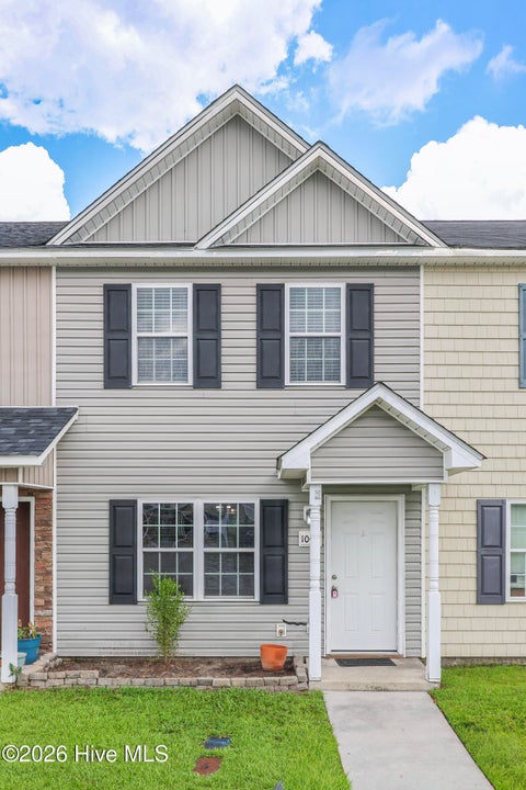 Photo of 1002 Grandeur Avenue, Jacksonville, NC 28546 (MLS # 100599028)