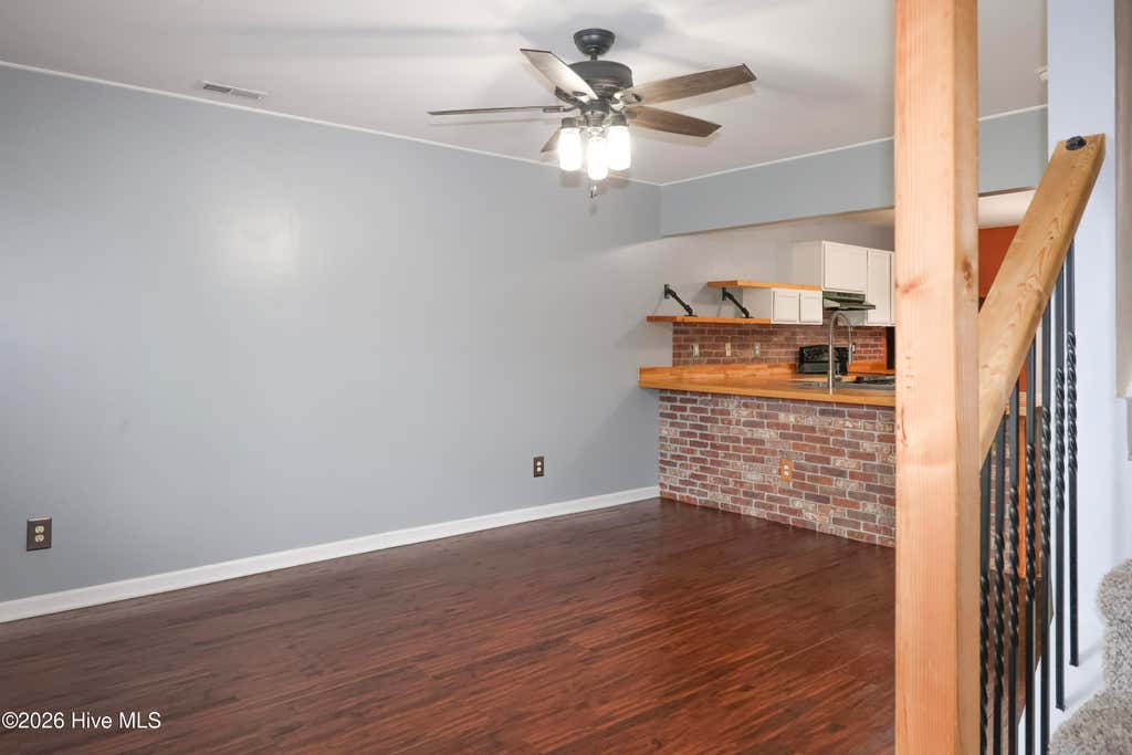 Photo of 1002 Grandeur Avenue, Jacksonville, NC 28546 (MLS # 100599028)