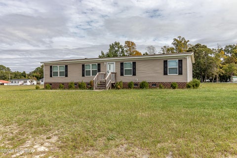 Mobile Home For Sale - 102 Bonnie Farms Road<br/> Wayne County, Dudley, NC 28333