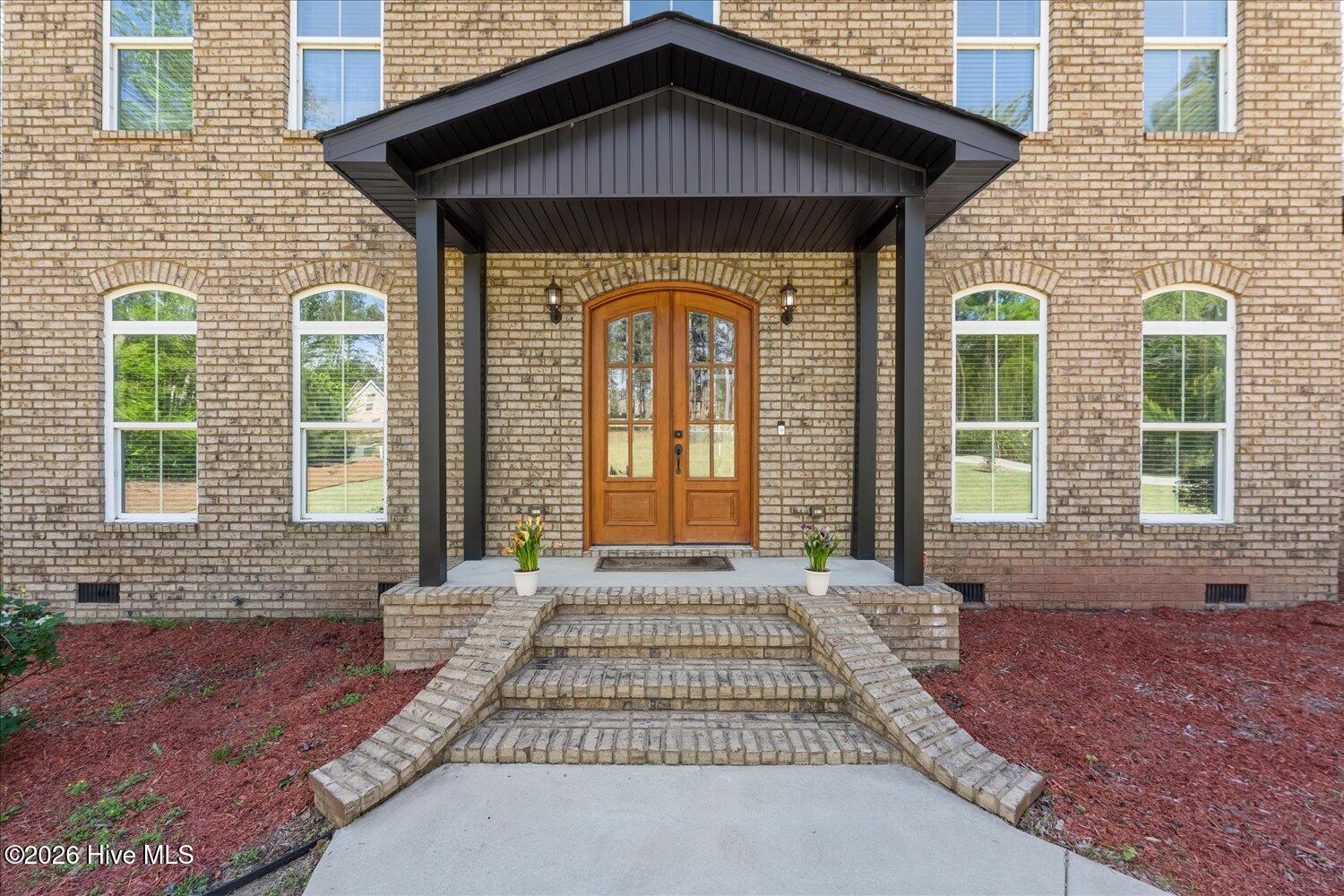 502 Schoolhouse Lane