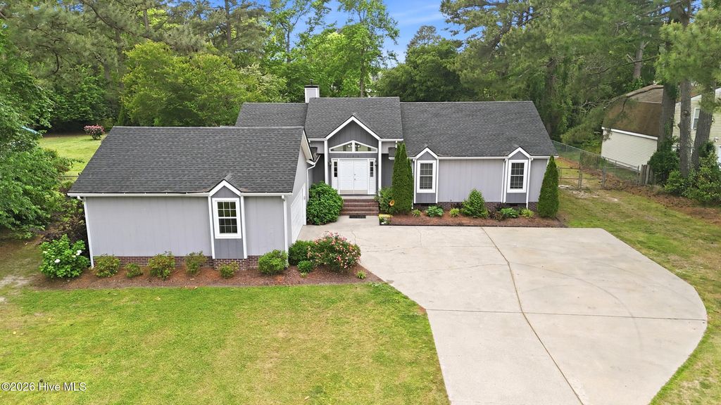 Photo of 104 Inlet Drive, Elizabeth City, NC 27909 (MLS # 100572378)