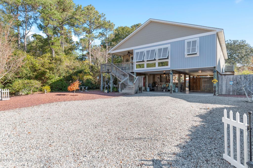 Photo of 226 NE 43rd Street, Oak Island, NC 28465 (MLS # 100542990)