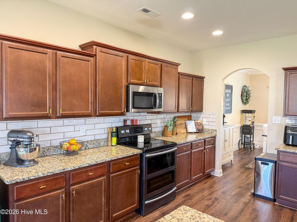 Photo of 1004 Spot Circle, New Bern, NC 28562 (MLS # 100568038)