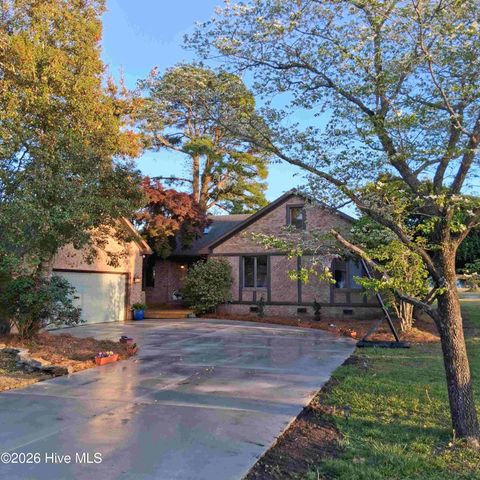 Homes For Sale - 824 Pelican Drive<br/> New Bern, NC 28560