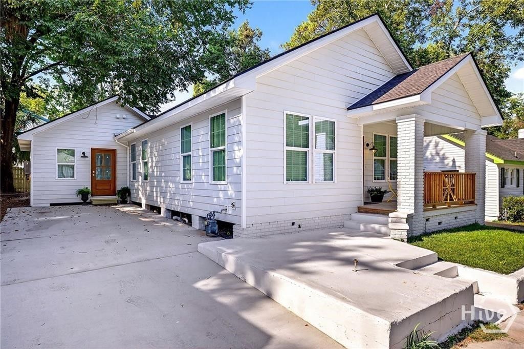 Photo of 1223 E 38th Street, Savannah, GA 31404 (MLS # SA351054)