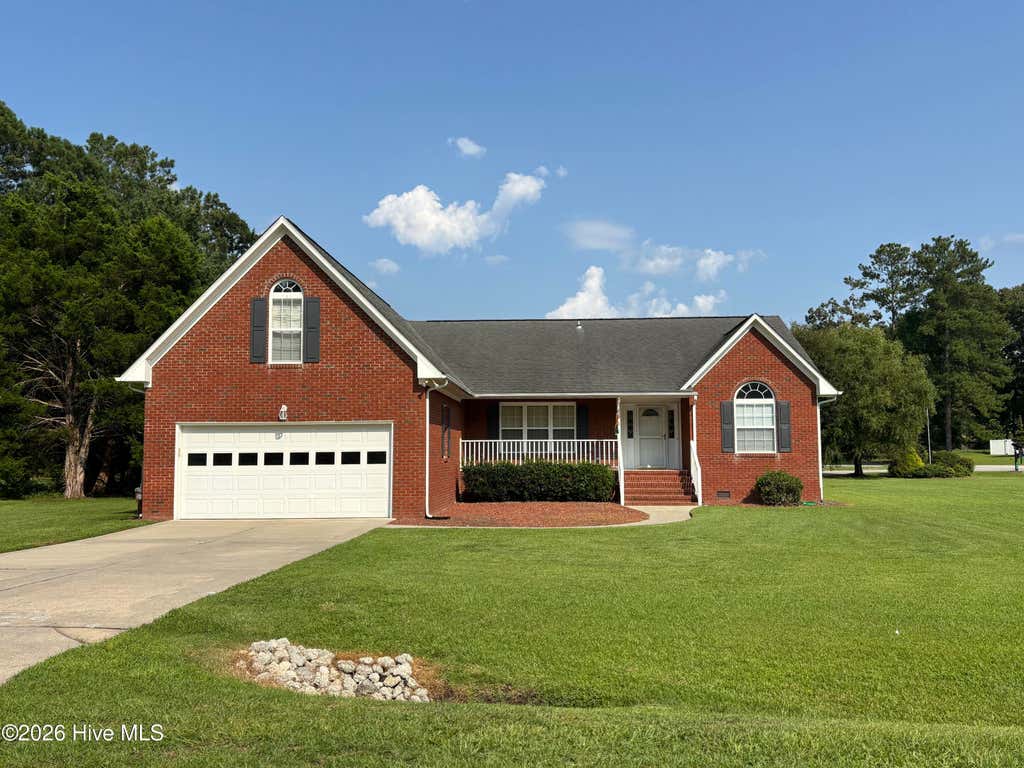 Photo of 208 Pinewood Drive, New Bern, NC 28562 (MLS # 100595990)