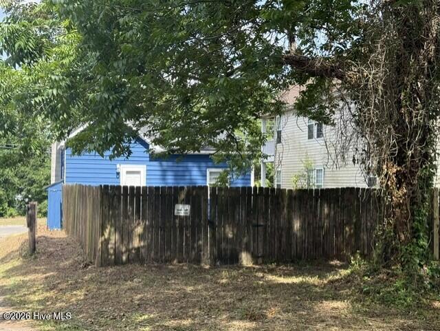 208 S 9th Street