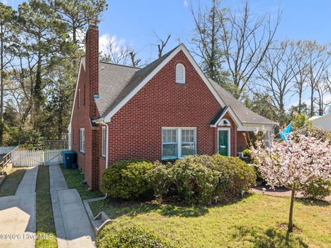 Tiny photo for 115 N Academy Street, Washington, NC 27889 (MLS # 100561142)