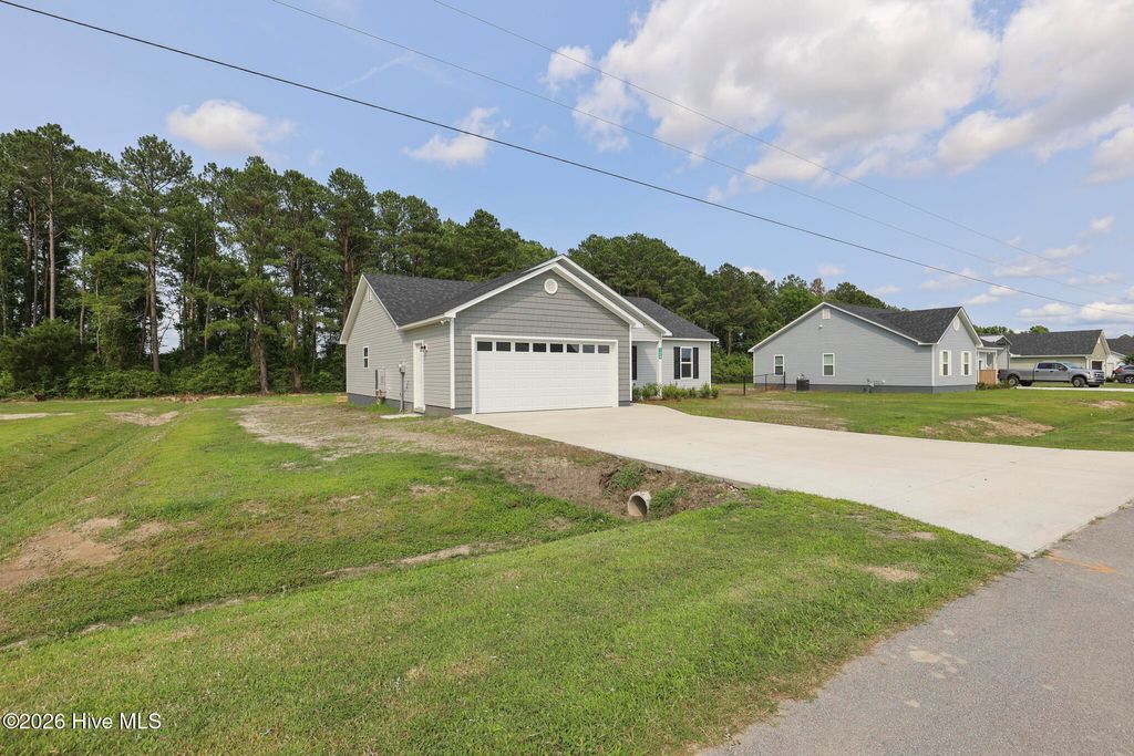 Photo of 123 Buckskin Drive, Pollocksville, NC 28573 (MLS # 100577548)