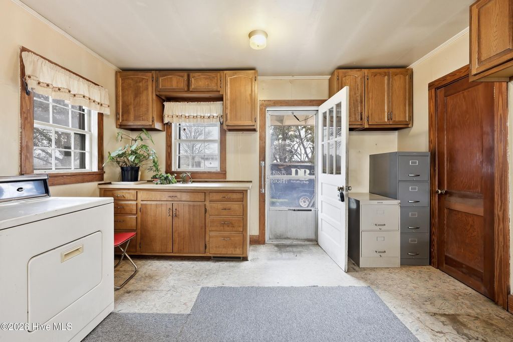 Photo of 2407 Peartree Road, Elizabeth City, NC 27909 (MLS # 100557204)