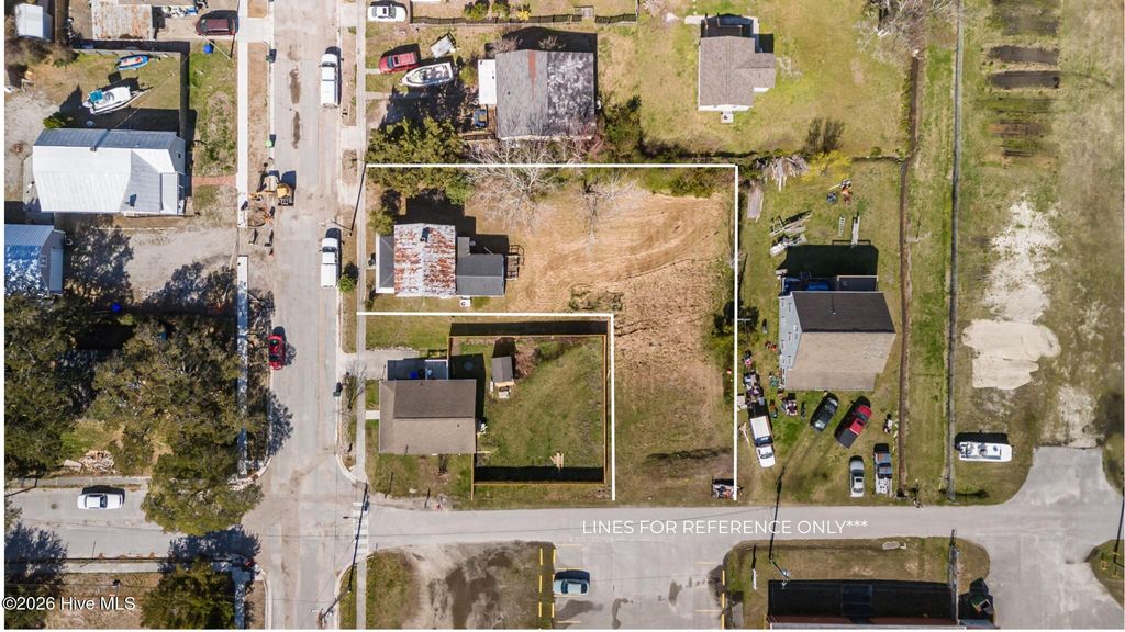 Photo of 513 Mulberry Street, Beaufort, NC 28516 (MLS # 100560965)