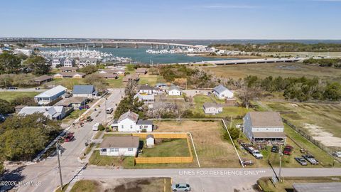 Homes For Sale - 513 Mulberry Street<br/> Beaufort, NC 28516