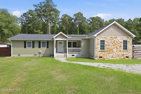 Homes For Sale - 407 Bradford Drive<br/> New Bern, NC 28560