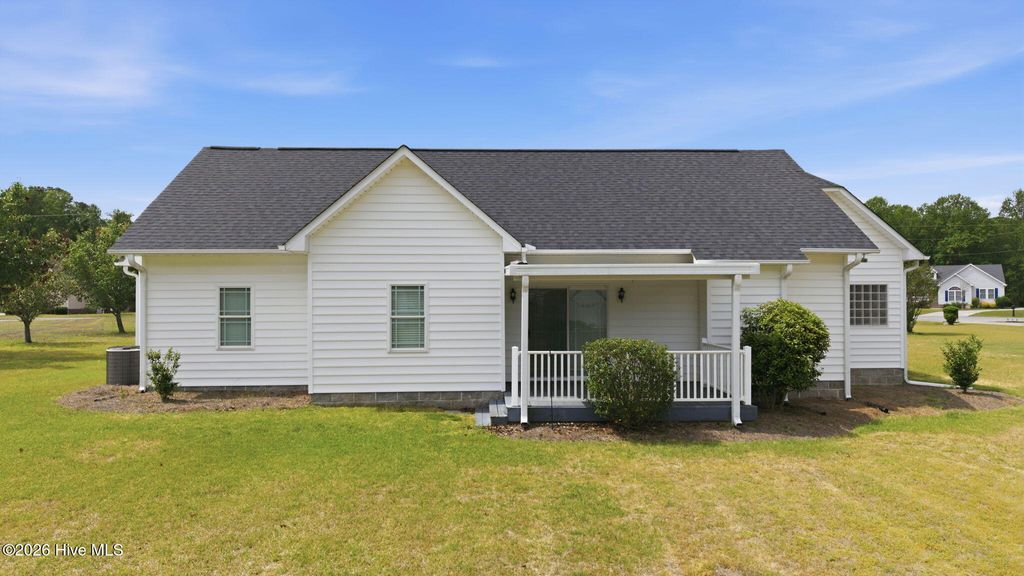 Photo of 105 Waters Way Way, Washington, NC 27889 (MLS # 100571746)