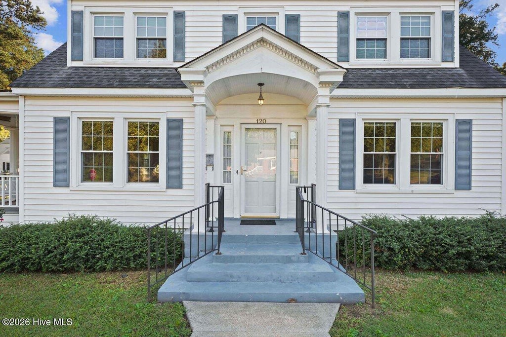 Photo of 120 E John Street, Mount Olive, NC 28365 (MLS # 100613039)