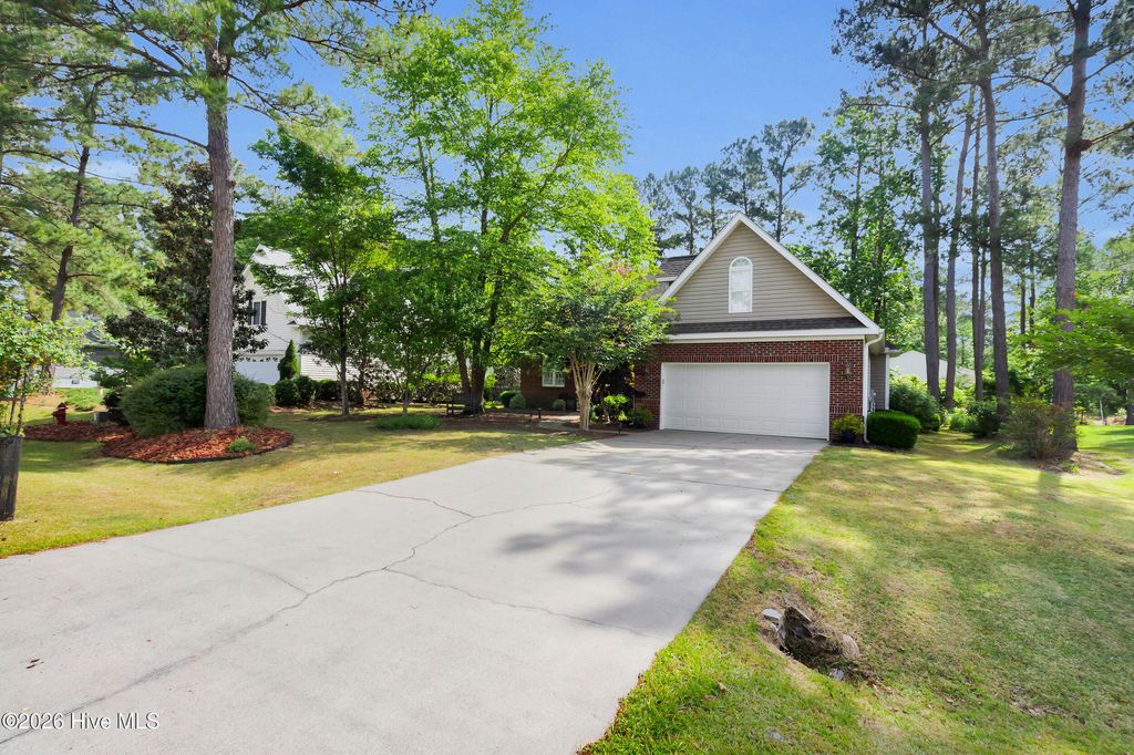 Photo of 1113 Coral Reef Drive, New Bern, NC 28560 (MLS # 100571022)