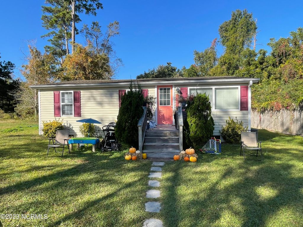 Photo of 2463 Nc-172, Sneads Ferry, NC 28460 (MLS # 100515784)