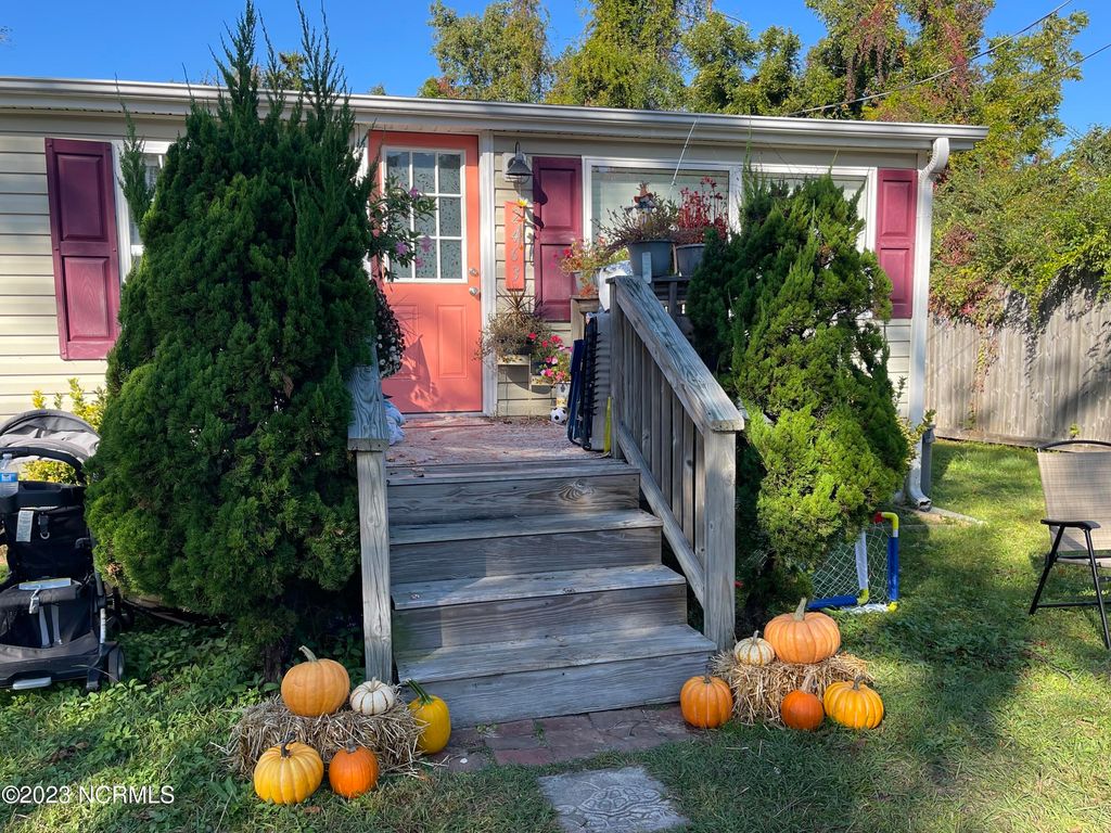 Photo of 2463 Nc-172, Sneads Ferry, NC 28460 (MLS # 100515784)