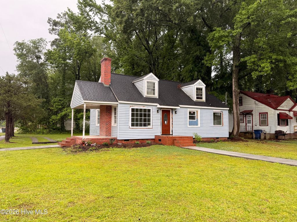 Photo of 315 Woodlawn Drive, Kinston, NC 28501 (MLS # 100572576)