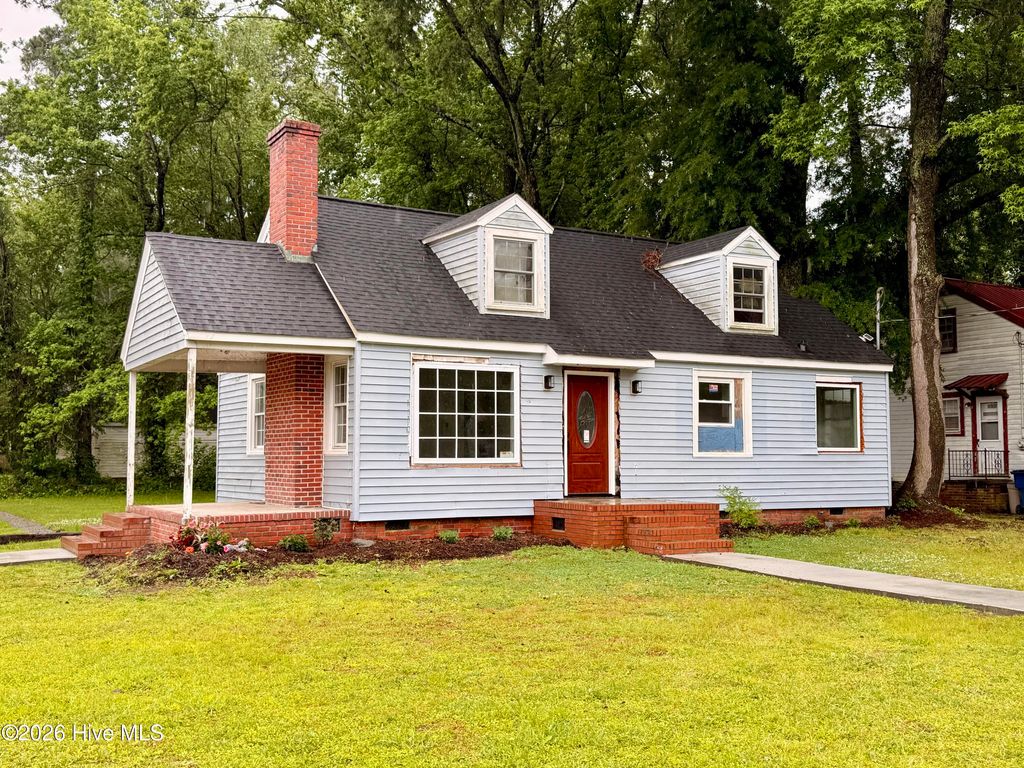 Photo of 315 Woodlawn Drive, Kinston, NC 28501 (MLS # 100572576)