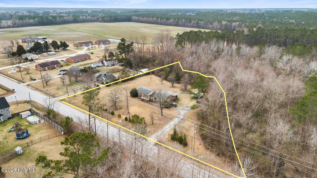 Photo of 1541 Belgrade-Swansboro Road, Maysville, NC 28555 (MLS # 100557600)