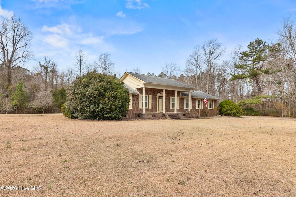 Photo of 1541 Belgrade-Swansboro Road, Maysville, NC 28555 (MLS # 100557600)