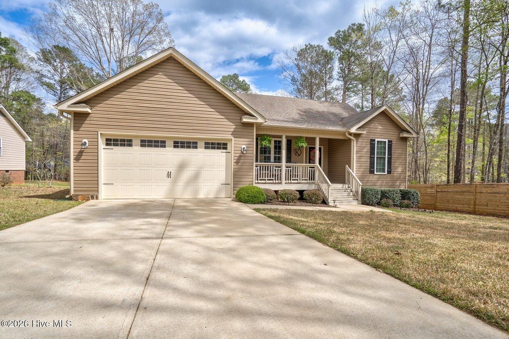 Photo of 133 Shawnee Drive, Louisburg, NC 27549 (MLS # 100564415)