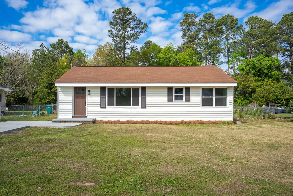 Photo of 322 Audubon Circle, North Augusta, SC 29841 (MLS # 553781)