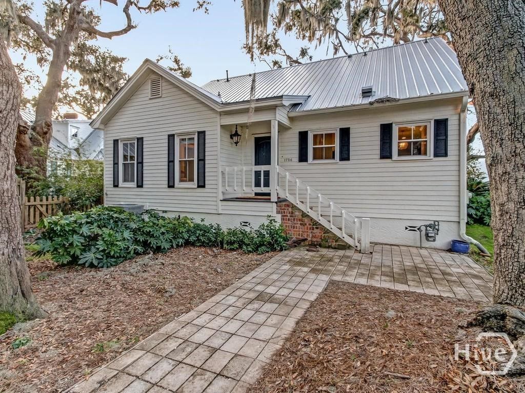 Photo of 1756 Wilmington Island Road, Savannah, GA 31410 (MLS # SA353919)