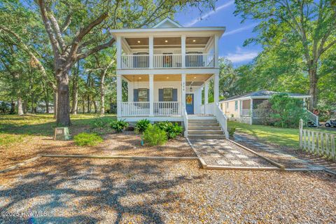 Photo of 714 N Atlantic Avenue, Southport, NC 28461 (MLS # 100538274)