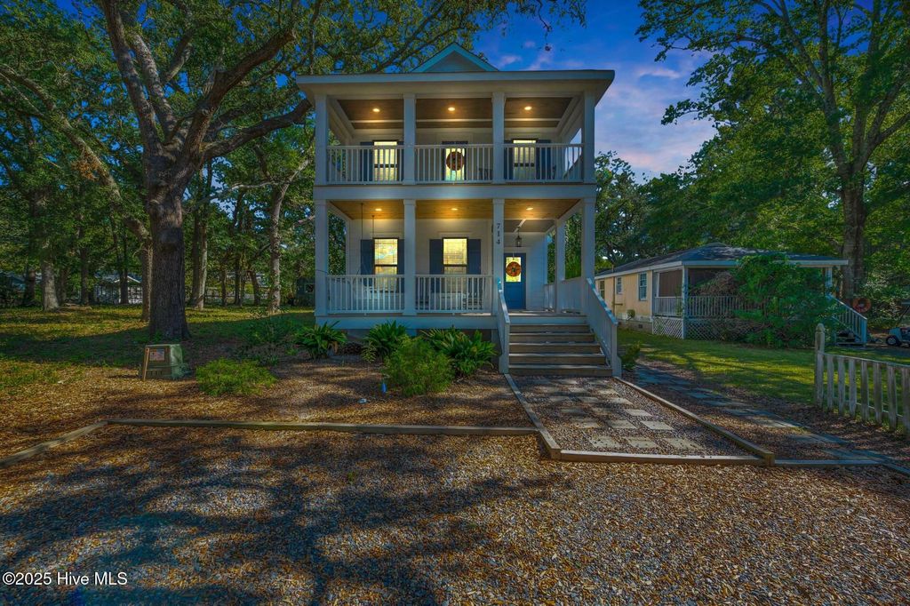 Photo of 714 N Atlantic Avenue, Southport, NC 28461 (MLS # 100538274)