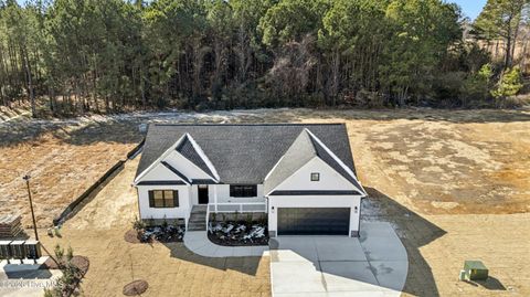 Homes For Sale - 130 Bryant Farm Drive<br/> Selma, NC 27576